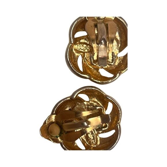 MCM Napier Floral Gold Tone Clip On Earrings Designer Costume Jewelry - Picture 7 of 8